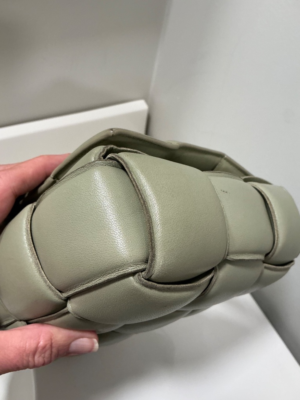 Bottega Venetta Padded Cassette Bag Sage green - Picture 11 of 13